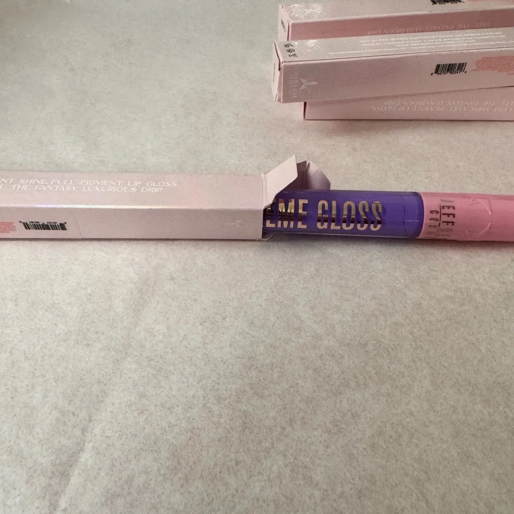 Jeffree Star Lipgloss with Charm Glam‎ Eyeshadow Palette
